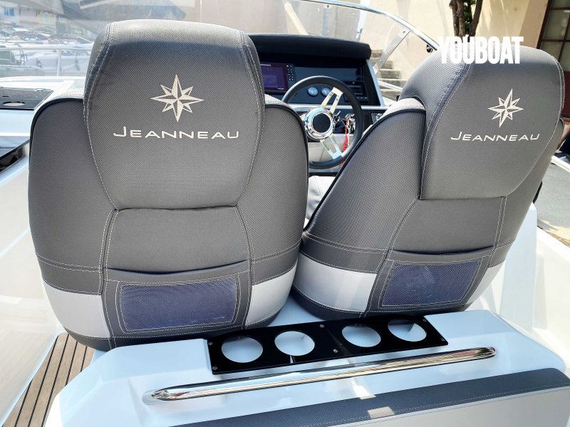 Jeanneau Cap Camarat 9.0 WA - 2x250ch XL L6 Mercury (Ess.) - 7.98m - 2018 - 145.000 €