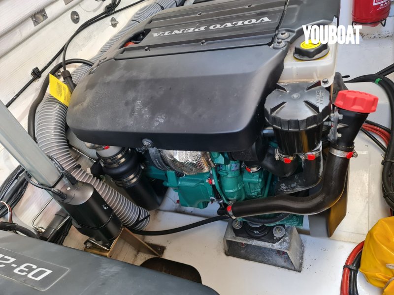 Jeanneau Leader 33 - 2x220ch Volvo Penta (Die.) - 8.82m - 2019 - 245.000 €