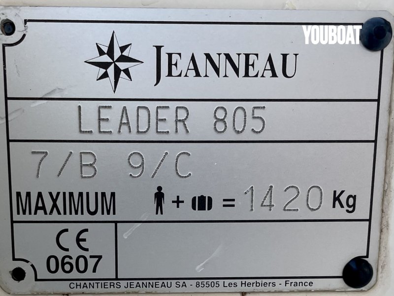 Jeanneau Leader 805 - 320ch 5.7 GXI DP Volvo Penta (Ess.) - 7.49m - 2003 - 34.900 €