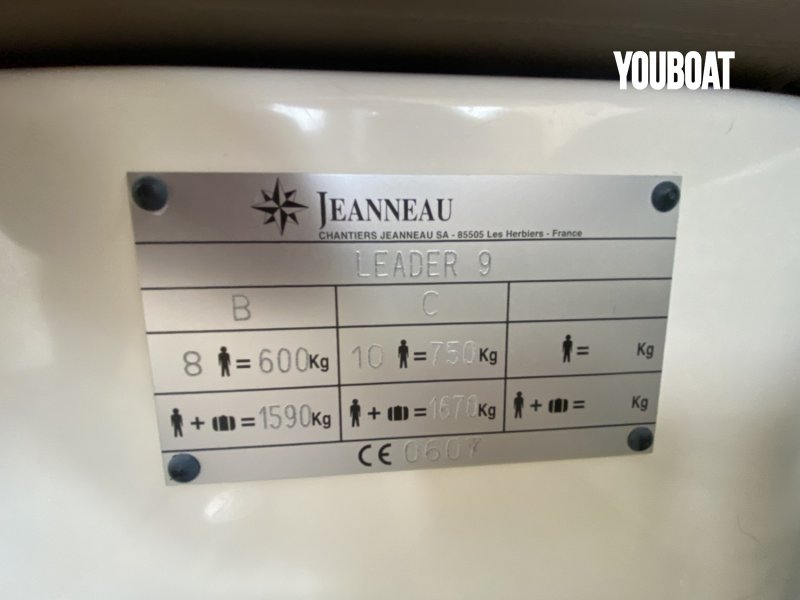 Jeanneau Leader 9 - 2x200ch Bateau entretenu suivie facture disponible Volvo Penta (Die.) - 9.44m - 2010 - 108.000 €