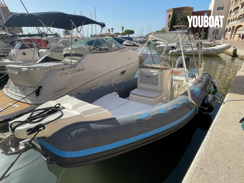 Joker Boat Clubman 22 - 200ch Hélice tripale (inox) Yamaha (Ess.) - 6.75m - 2018 - 55.000 €