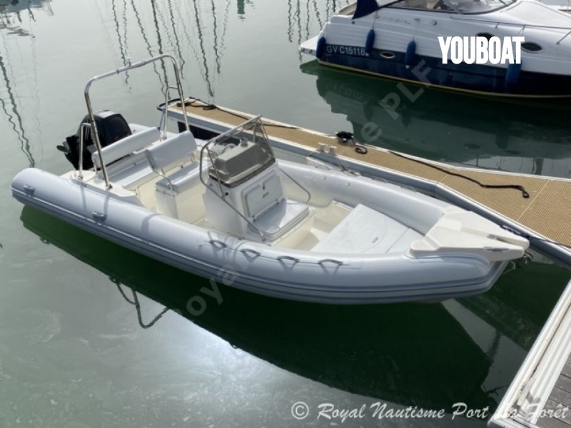 Joker Boat Clubman 23 - 200ch Mercury (Ess.) - 6.98m - 2017 - 365 € / j.