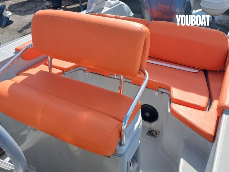 Joker Boat Clubman 24 - 250ch Yamaha (Ess.) - 7.46m - 2015 - 39.000 €