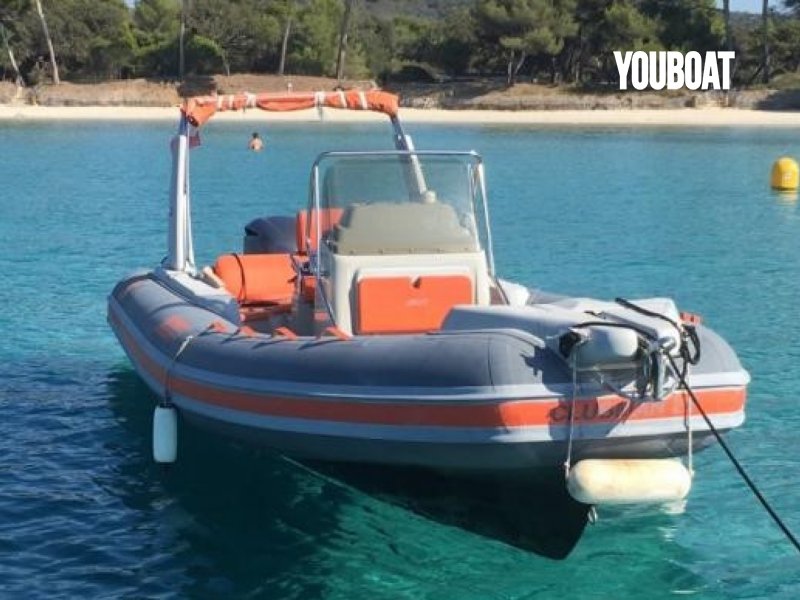 Joker Boat Clubman 24 - 250ch Yamaha (Ess.) - 7.46m - 2015 - 39.000 €