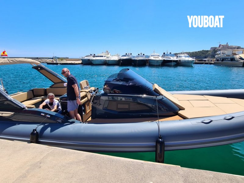 Joker Boat Clubman 35 - 2x350cv Suzuki (Gas.) - 10.7m - 2021 - 250.000 €