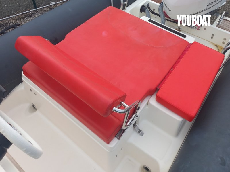 Joker Boat Coaster 650 - 200ch Nombre d'heure évolutif Yamaha (Ess.) - 6.57m - 2014 - 37.000 €