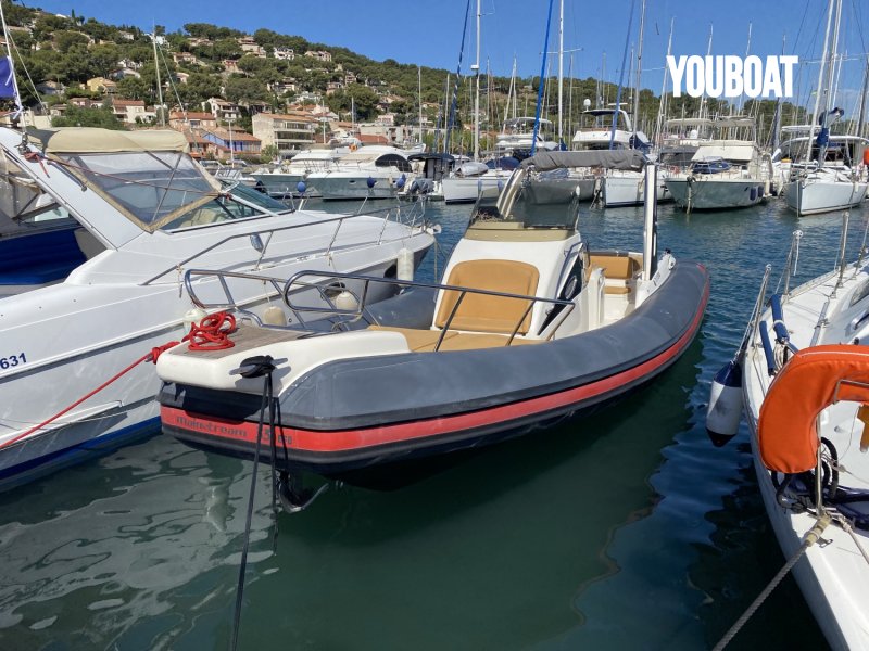Joker Boat Mainstream 33 - 2x230ch hélice inox Hyundai SeasAll (Die.) - 9.98m - 2014 - 78.000 €