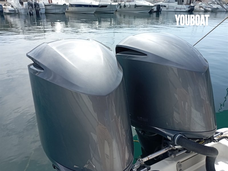 MV Marine Vesevus 35 - 2x350hp V8 Yamaha (Die.) - 10.75m - 2011 - 107.050 £