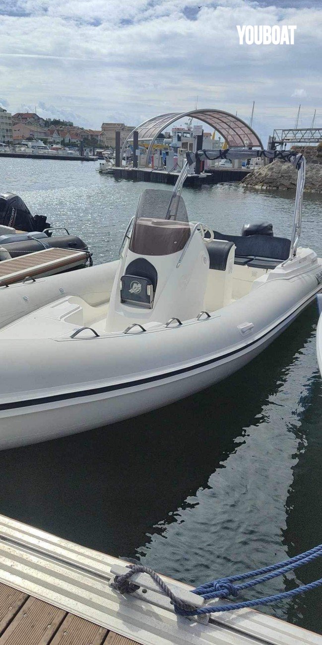 Nuova Jolly Blackfin 7 Elegance - 200ch Mercury (Ess.) - 6.96m - 2015 - 33.900 €
