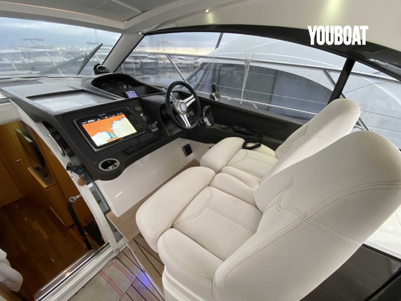 Princess V39 - 2x330ch D6-330 Volvo Penta (Die.) - 12.98m - 2014 - 420.000 €