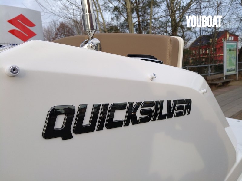 Quicksilver Activ 555 Cabin - 80PS F80 ELPT-EFI Mercury (Ben.) - 5.5m - 2022 - 40.999 €