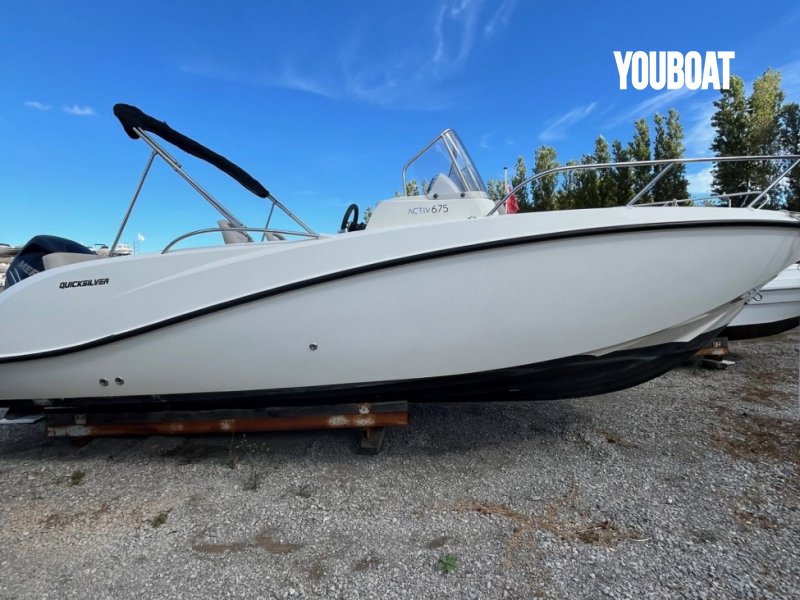 Quicksilver Activ 675 Sundeck