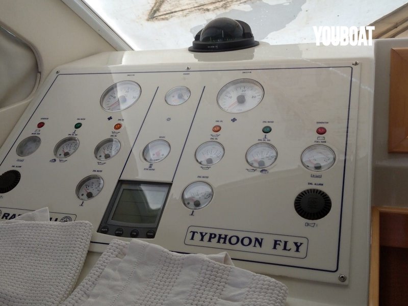 Raffaelli Typhoon Fly - 2x300hp Caterpillar (Die.) - 11.4m - 2000 - 98.000 €