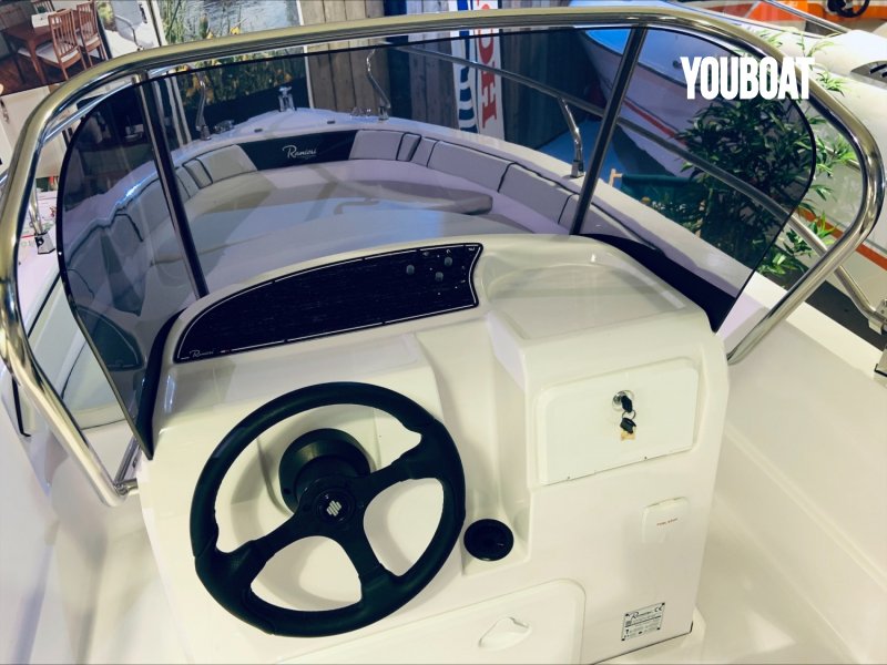 Ranieri Voyager 19 S - 100ch Honda (Ess.) - 5.65m - 2023 - 48.263 €