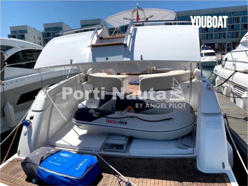 Rio Yachts 40 BLU - 2x630Motor gücü(hp) 6LPASTZTP2 (2018) Yanmar (Diz.) - 12.02m - 2008 - 4.338.063 ₺