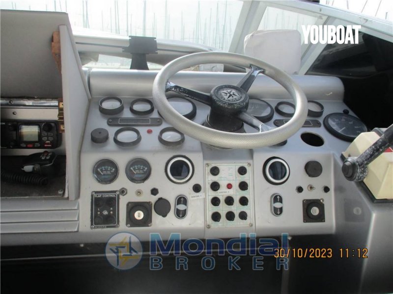 Rio Yachts 900 Cabin - 2x200hp Volvo Penta (Die.) - 9.6m - 1994 - 35.000 €