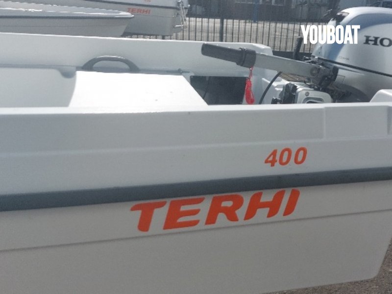 Terhi 400 - 15ch Honda (Ess.) - 4.01m - 5.600 €