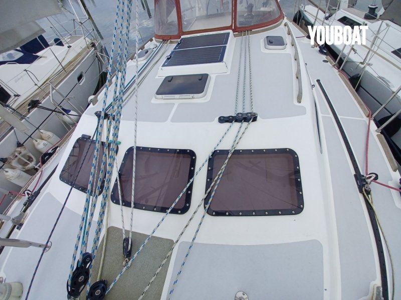 Universal Yachting 44 - 62ch Nanni (Die.) - 13.8m - 2004 - 255.000 €