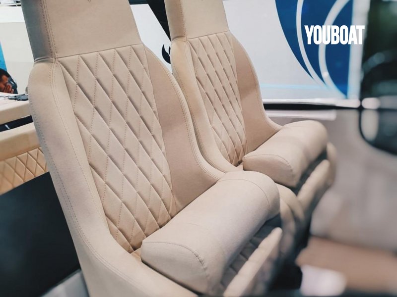 Virtue V10 - 2x250ch commande électrique - TRIM auto Suzuki (Ess.) - 9.89m - 295.000 €