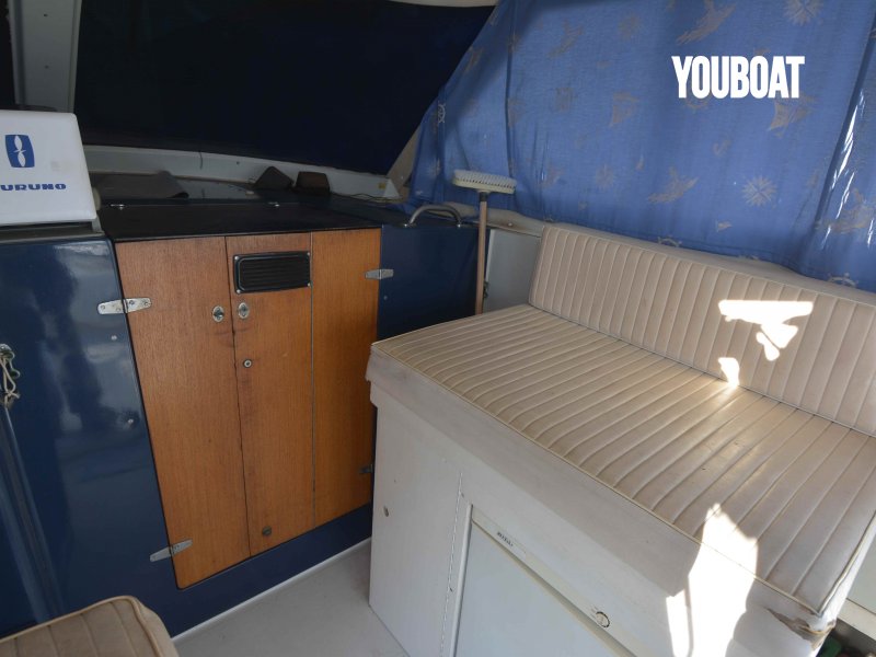 Yachting France Arcoa 970 - 2x210hp RC 210 D Ford (Die.) - 10m - 1980 - 26.000 €