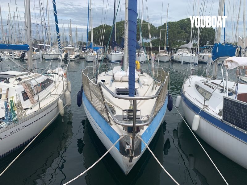 Yachting France Jouet 32 - 33ch . Vetus (Die.) - 10.1m - 1976 - 19.000 €