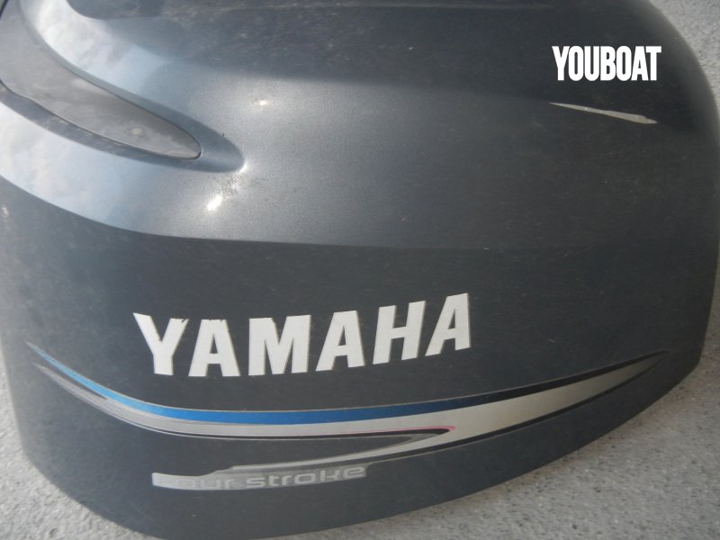 Capot Yamaha F200A - 3,3L