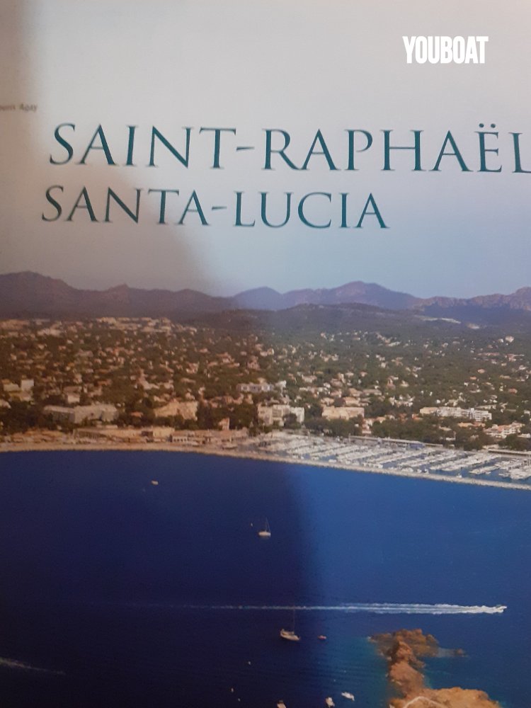 Place de Port 8.6x3.14m - Port sud de SANTA LUCIA Saint Raphael (83) -  - 24.500 €