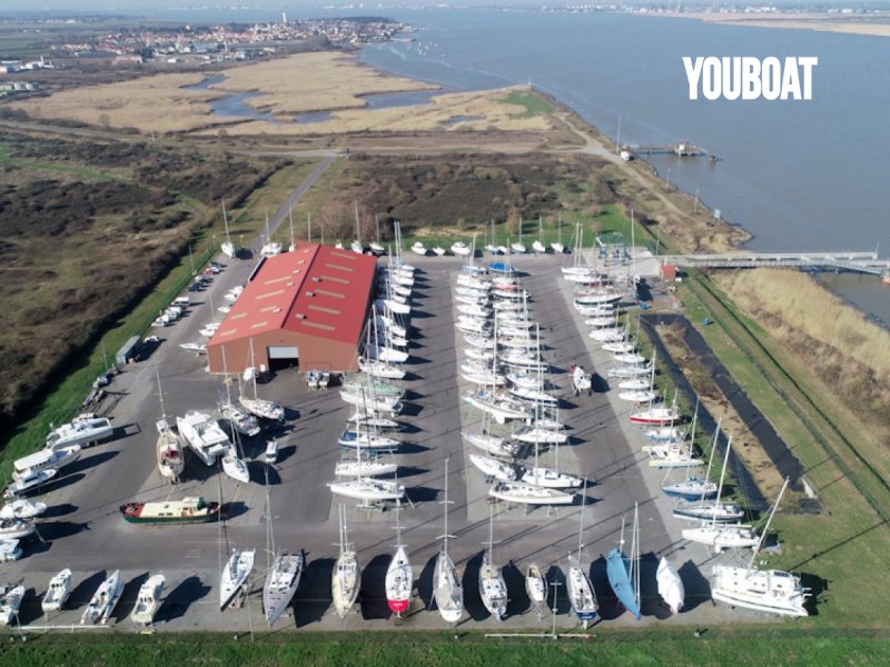 Place de port à sec pour catamaran -  - 5080 € / a.