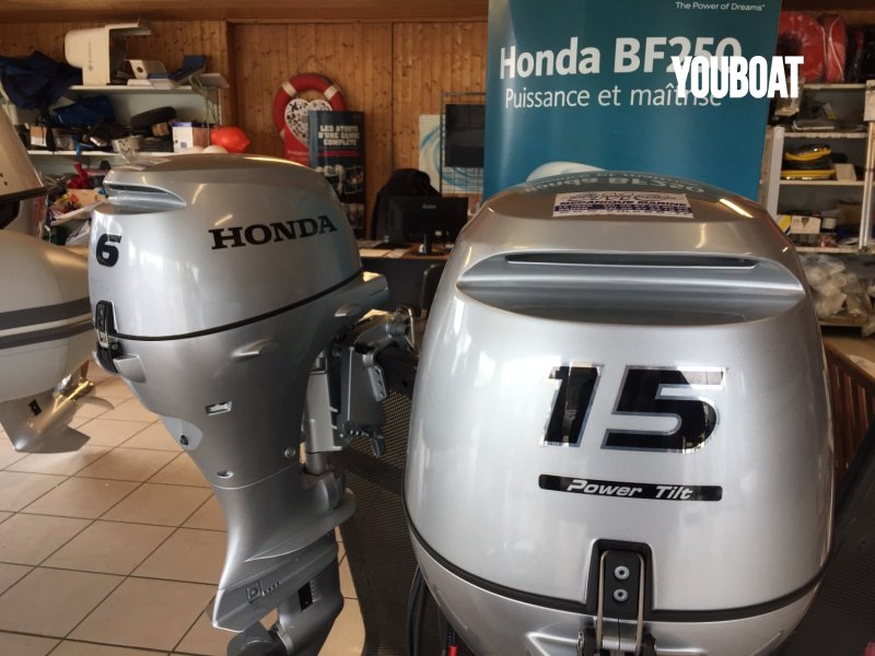 Honda BF 15 - 15ch Honda (Ess.) - 15ch - 2022 - 3.799 €