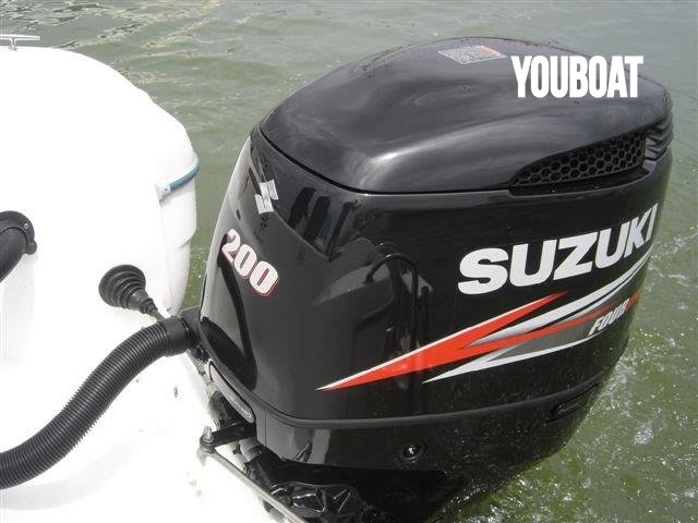 Suzuki DF 200TL - 200ch Suzuki (Ess.) - 200ch - 2020 - 13.200 €