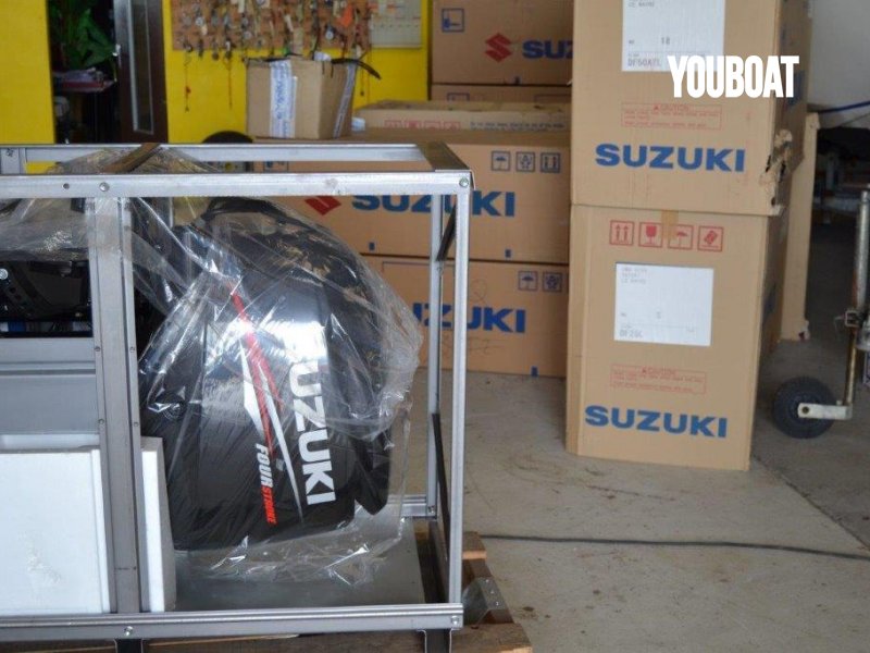 Suzuki DF200 - 200ch Suzuki (Ess.) - 200ch - 2022 - 1.600 €