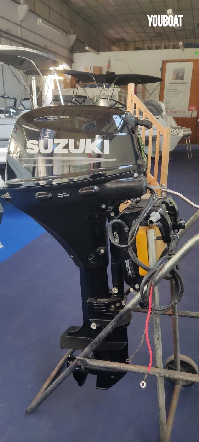 Suzuki df9.9 btl - 9.9ch Suzuki (Ess.) - 9.9ch - 2021 - 3.750 €