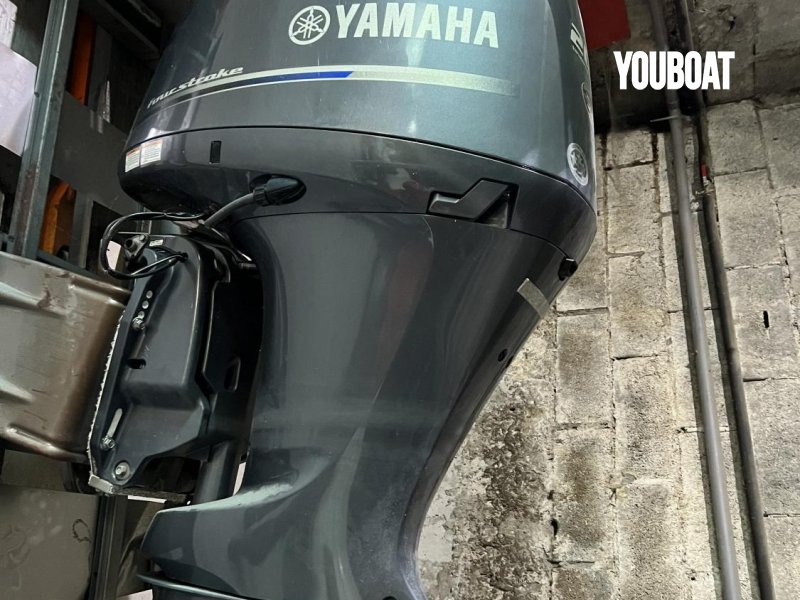 Yamaha F200 - 200ch Yamaha (Ess.) - 200ch - 2019 - 18.500 €