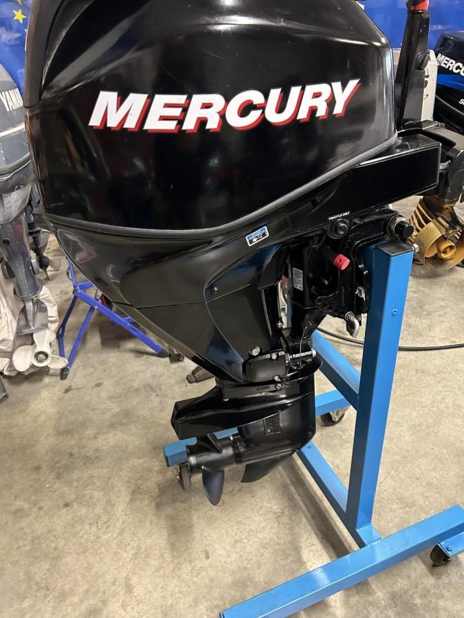 Mercury F25 EFI  à vendre par 