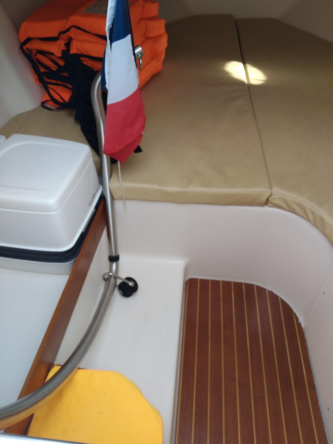 photo Sessa Marine Key Largo 22 Deck