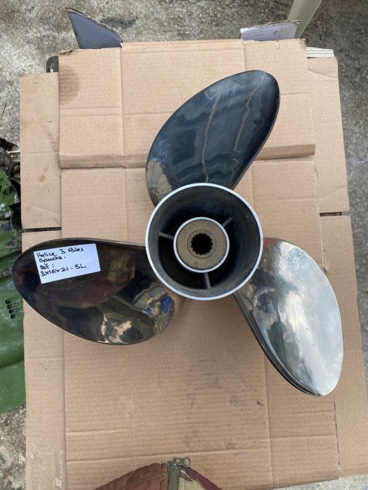 Hélice 16×21 inox Suzuki Yamaha 15 cannelures