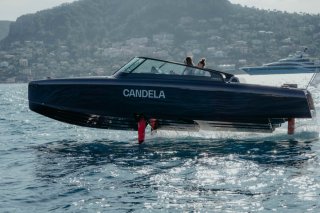achat bateau Candela C8