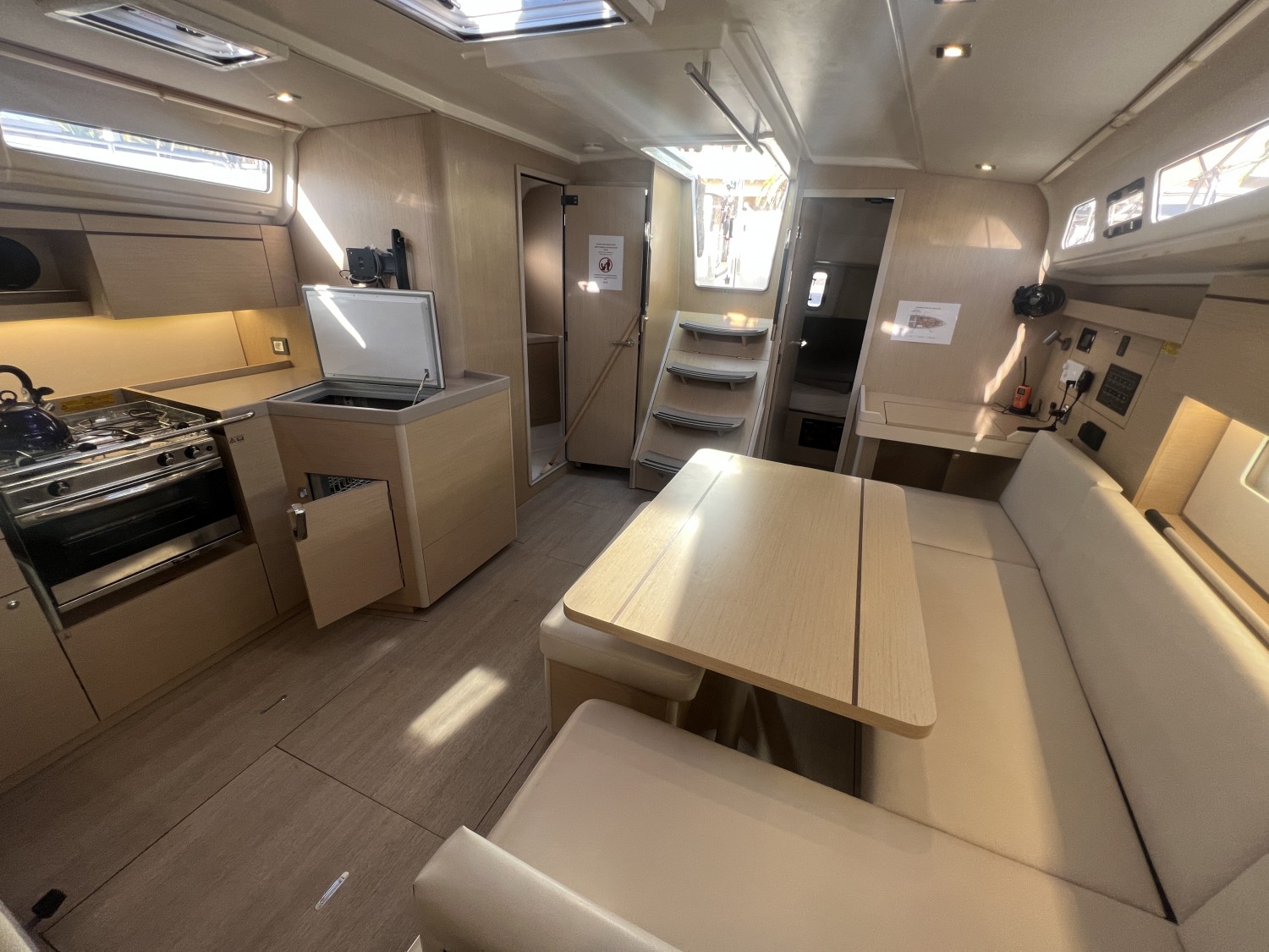 Beneteau Oceanis 40.1 - Photo 8