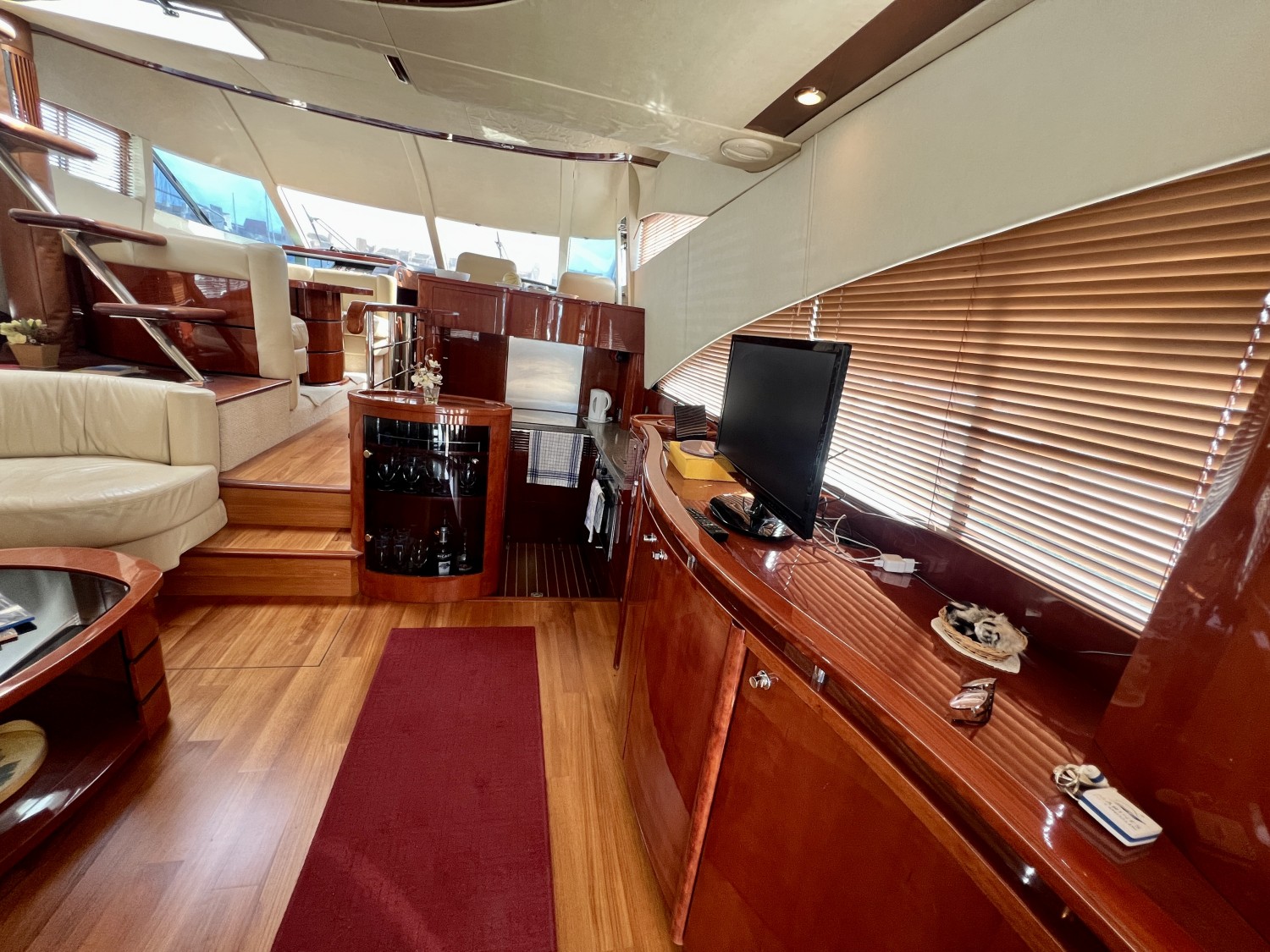 Fairline Squadron 58 - Photo 7