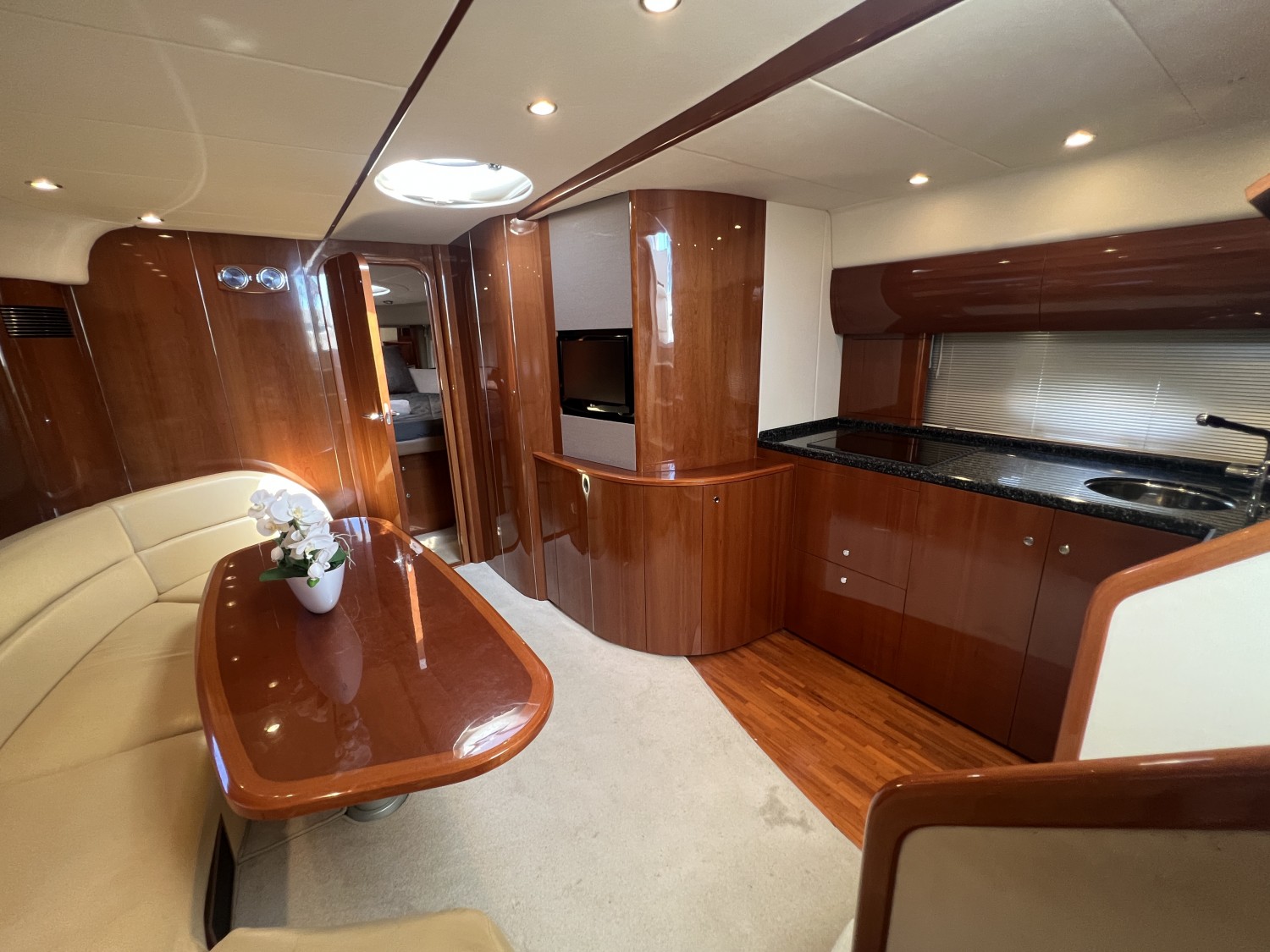 Princess V48 - Photo 7