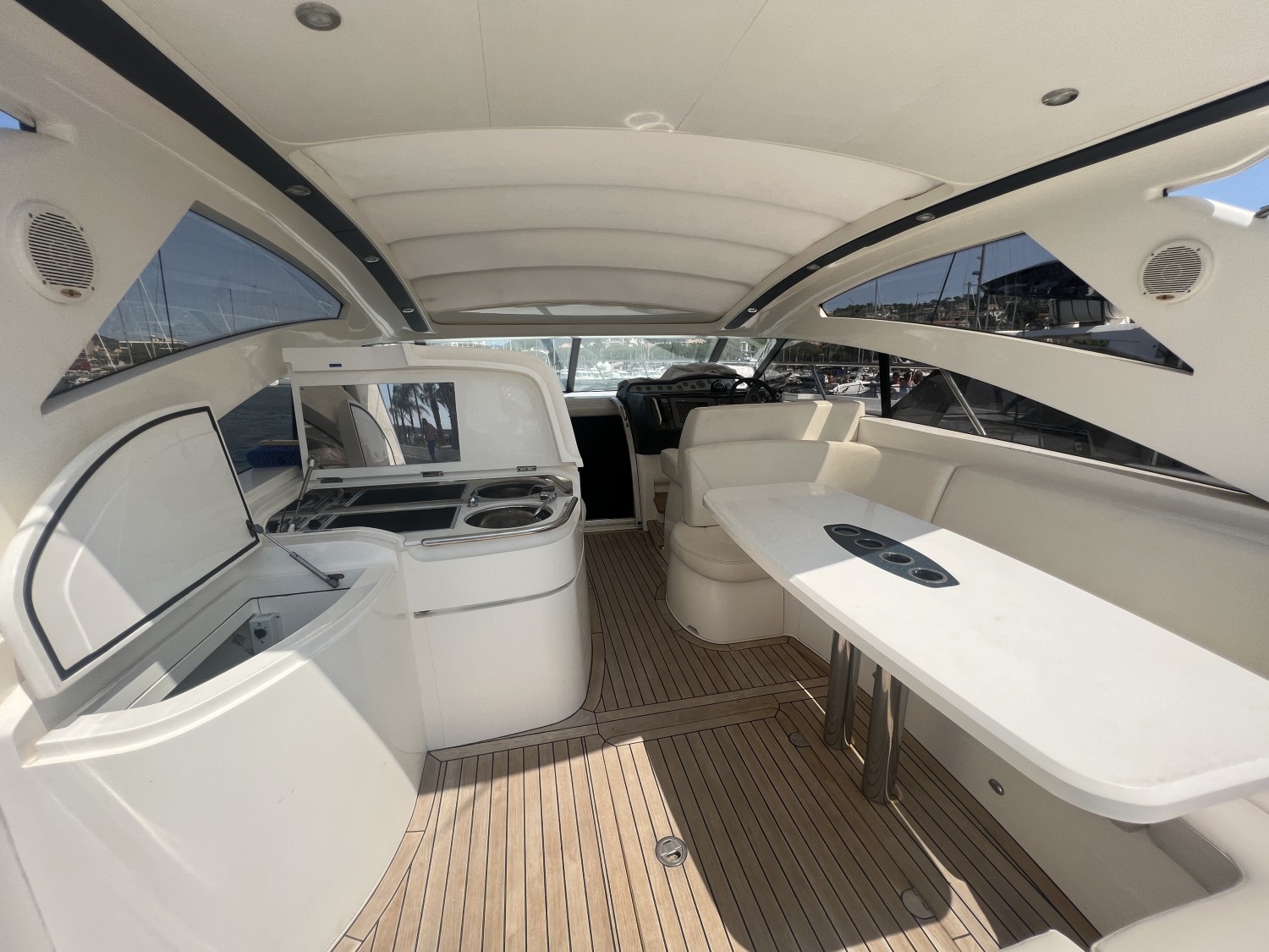 Princess V48 - Photo 14