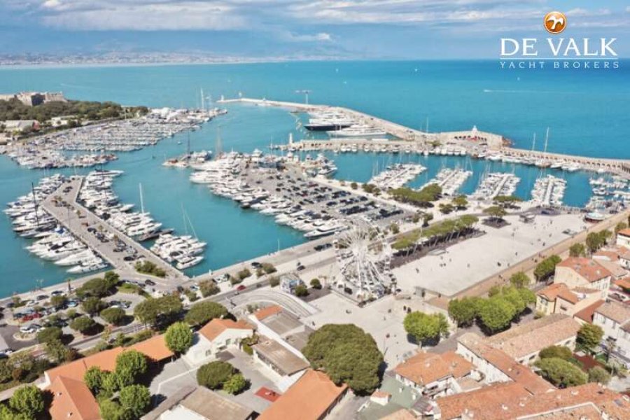 The best located berth in Antibes with lease for sale! The size of this berth (...) à vendre par 