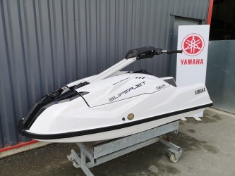 Petite Embarcation Yamaha Super Jet Modèle Expo