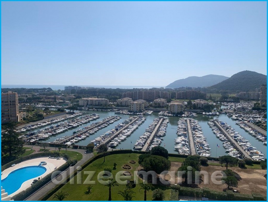 Place de port 8m x 3m - Location annuelle, Mandelieu (Cannes Marina) à vendre par 