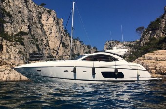 bateau occasion Sunseeker Portofino 48 MODERN BOAT