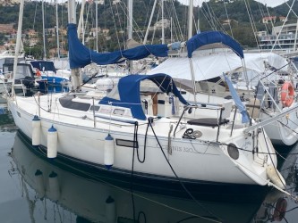bateau occasion Beneteau Oceanis 320 RIVIERA YACHT NEW