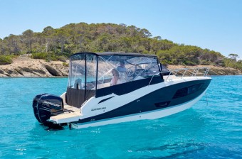 Quicksilver Activ 875 Sundeck new for sale