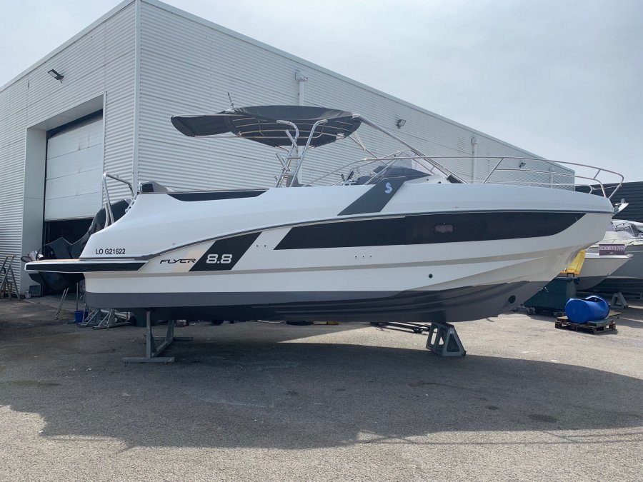 Beneteau Flyer 8.8 SUNdeck