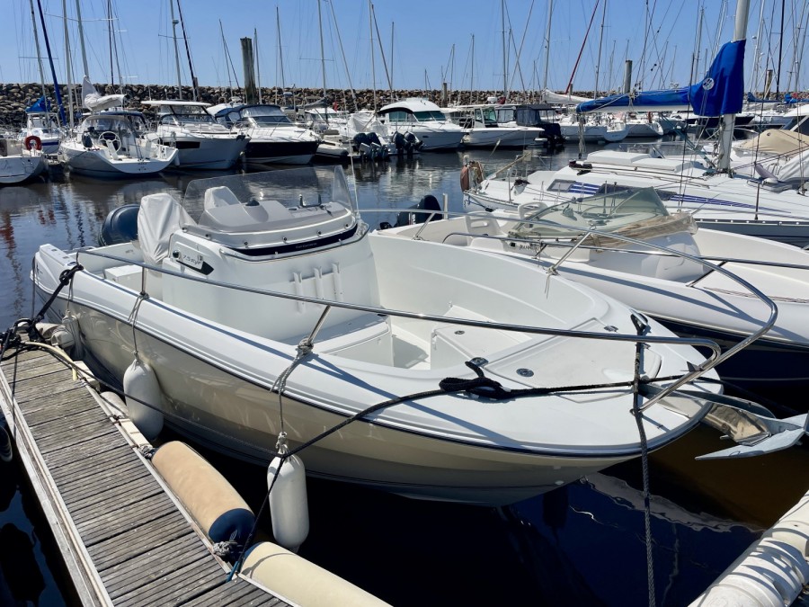 Jeanneau Cap Camarat 7.5 CC Serie 2 ocasión