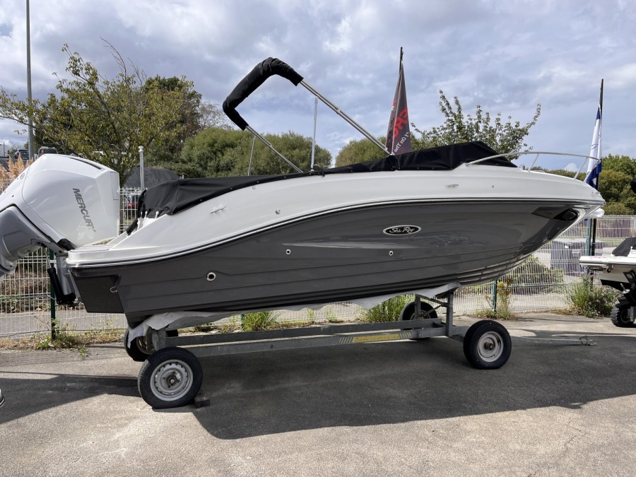 Sea Ray 230 Sun Sport neuf